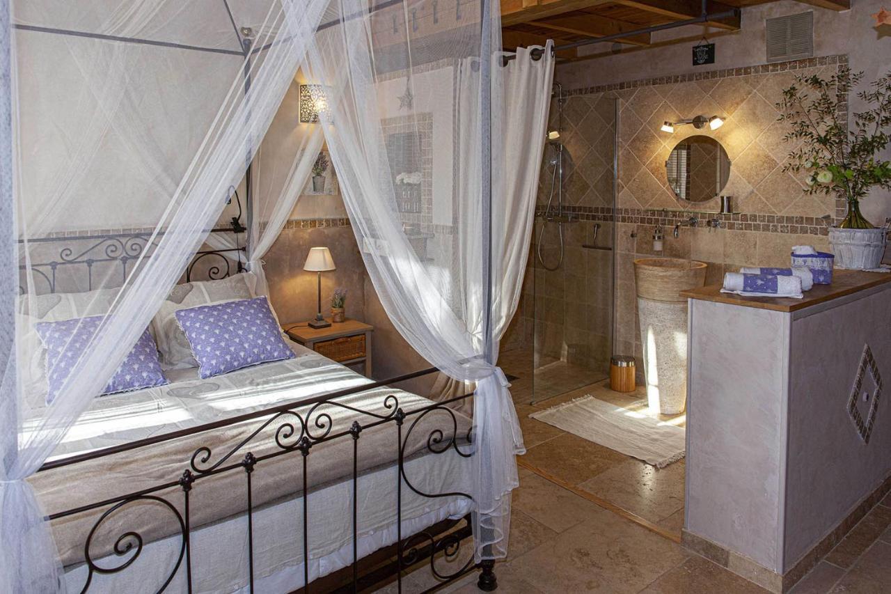 Bed and Breakfast Mas Des Rabasses Le Pontet  Exterior foto