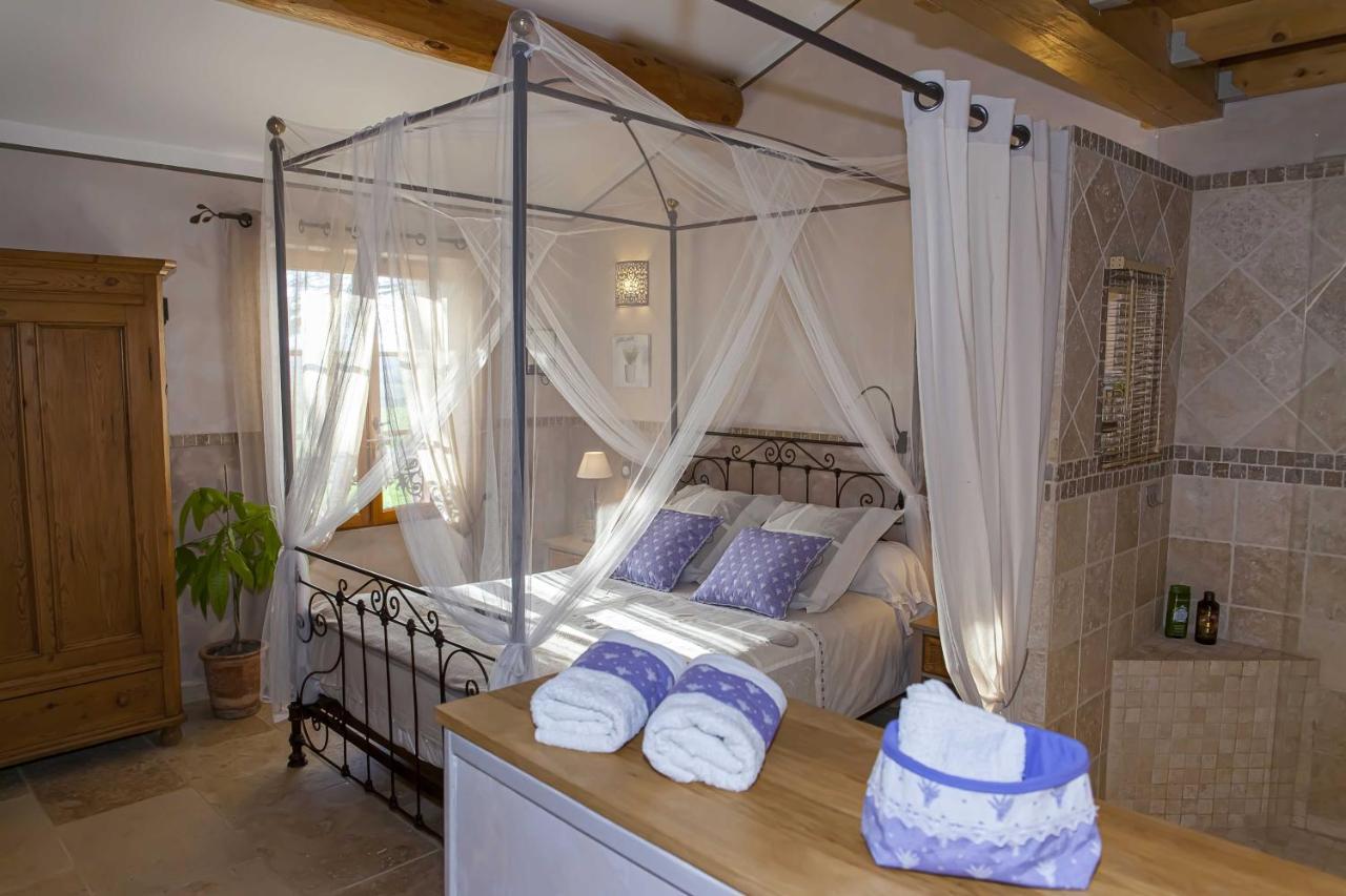Bed and Breakfast Mas Des Rabasses Le Pontet  Exterior foto